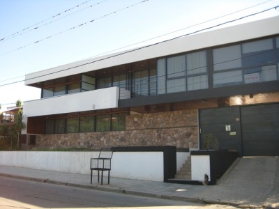 DEPARTAMENTO DE 2 DORMITORIOS CON COCHERA