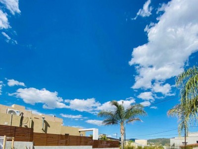 EXCELENTE PROPIEDAD CON PILETA Y QUINCHO