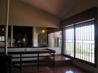 ESPECTACULAR CASA CON VISTA A LA CIUDAD