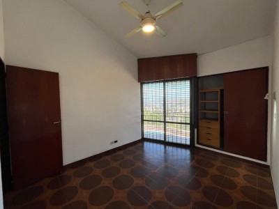 ESPECTACULAR CASA CON VISTA A LA CIUDAD