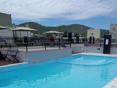 DEPARTAMENTO CON PILETA