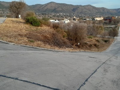 HERMOSO TERRENO CON VISTA EN ALTOS DE CARLOS PAZ !!