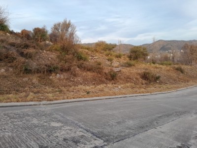 HERMOSO TERRENO CON VISTA EN ALTOS DE CARLOS PAZ !!