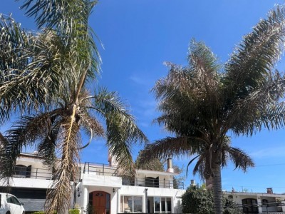 CASA CON PILETA VILLA DEL LAGO