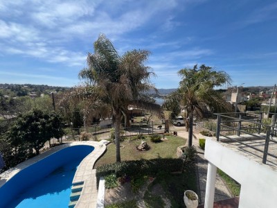 CASA CON PILETA VILLA DEL LAGO