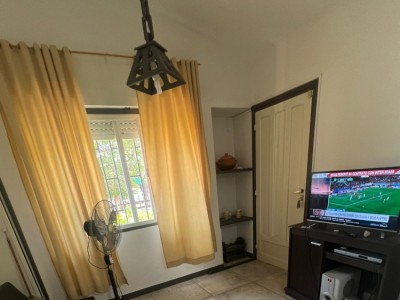 CASA CON PILETA EN COSTA AZUL