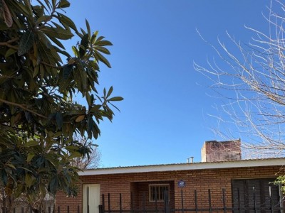 CASA DE 3 DORMITORIOS OPORTUNIDAD !!