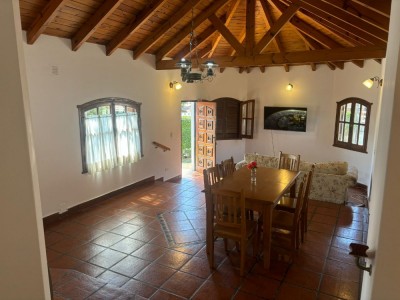 CASA EN EXCELENTE BARRIO 