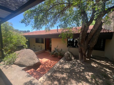 ESPECTACULAR CASA CON SALIDA AL LAGO