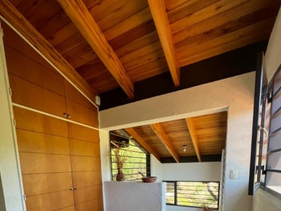 ESPECTACULAR CASA CON SALIDA AL LAGO