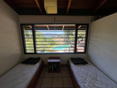 ESPECTACULAR CASA CON SALIDA AL LAGO