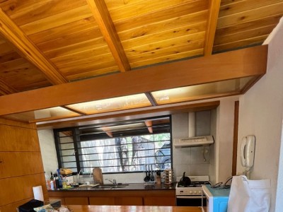 ESPECTACULAR CASA CON SALIDA AL LAGO