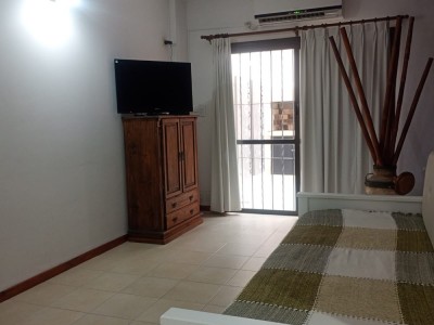 DEPARTAMENTO CENTRICO CON PILETA