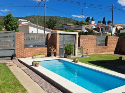 CASA 2 DORM CON PILETA