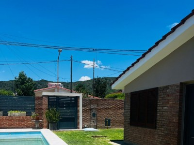 CASA 2 DORM CON PILETA