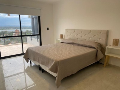 CASA CON PILETA Y VISTA