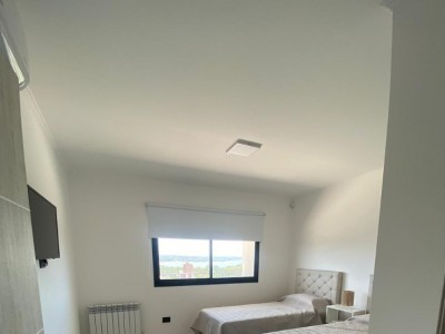 CASA CON PILETA Y VISTA