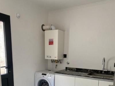 CASA CON PILETA Y VISTA