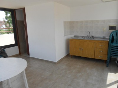 DEPTO 2 DORMITORIOS CENTRICO 