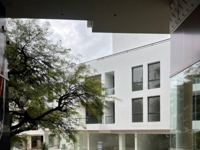 DEPTO CON PILETA EDIFICIO CATEGORIA