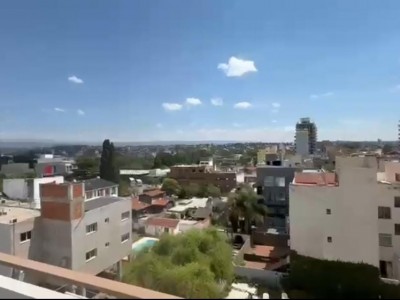 DEPTO CON PILETA EDIFICIO CATEGORIA