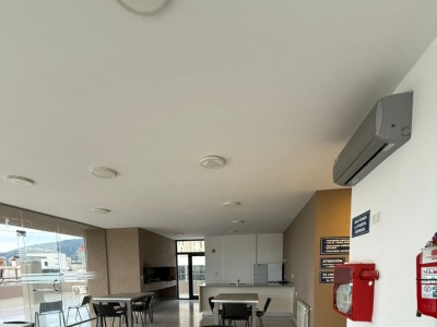 DEPTO CENTRO COCHERA Y PILETA