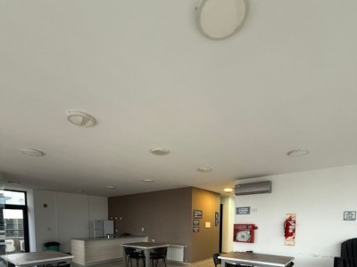 DEPTO CENTRO COCHERA Y PILETA