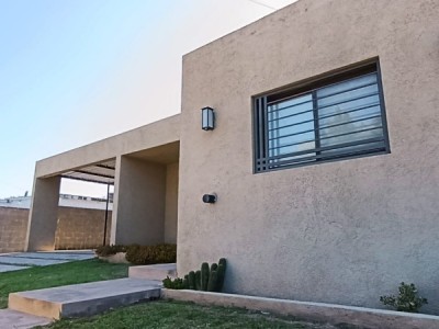 HERMOSA CASA 2 DORMITORIOS