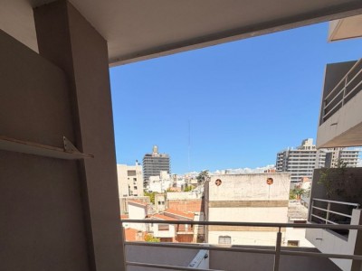 DEPARTAMENTRO CENTRO CON COCHERA