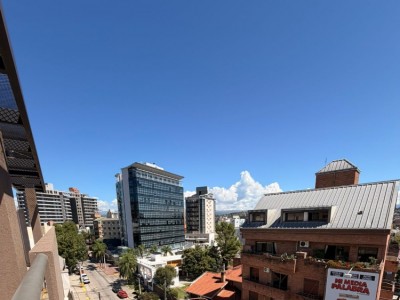 DEPARTAMENTRO CENTRO CON COCHERA