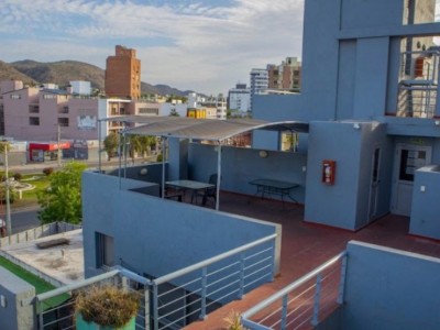 DEPTO AMOBLADO SOBRE CALLE ALBERDI