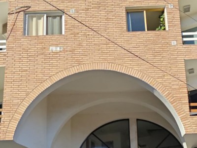 1 dormitorio con cama matrimonial