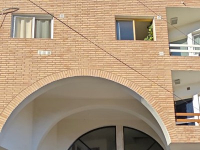 1 dormitorio con cama matrimonial
