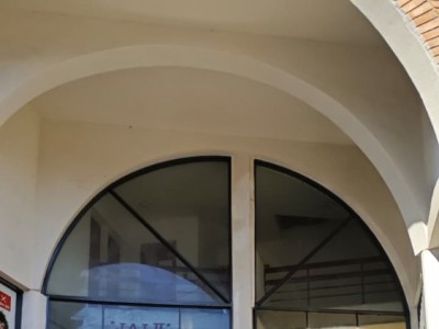 1 dormitorio con cama matrimonial