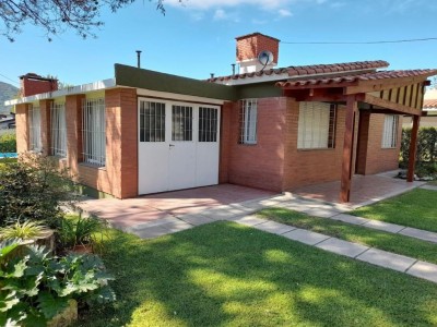 CASA + 2 CABAÑAS CON PILETA