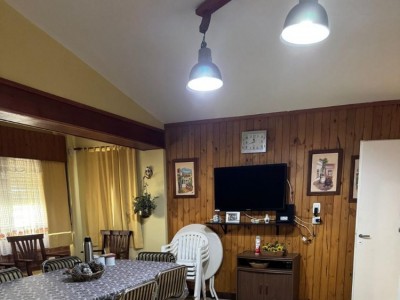 CASA + 2 CABAÑAS CON PILETA