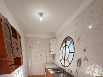 DEPARTAMENTO CENTRO CON BALCON AL FRENTE