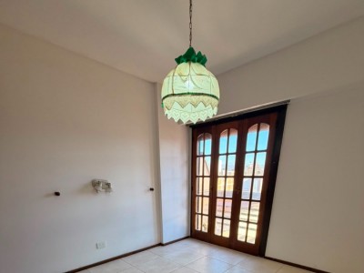 DEPARTAMENTO CENTRO CON BALCON AL FRENTE