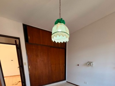 DEPARTAMENTO CENTRO CON BALCON AL FRENTE