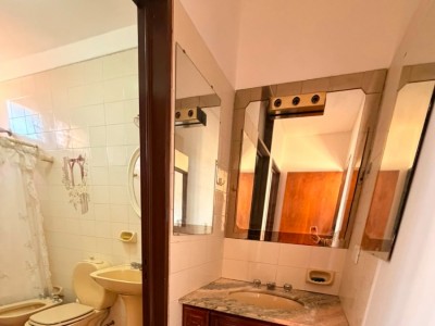 DEPARTAMENTO CENTRO CON BALCON AL FRENTE